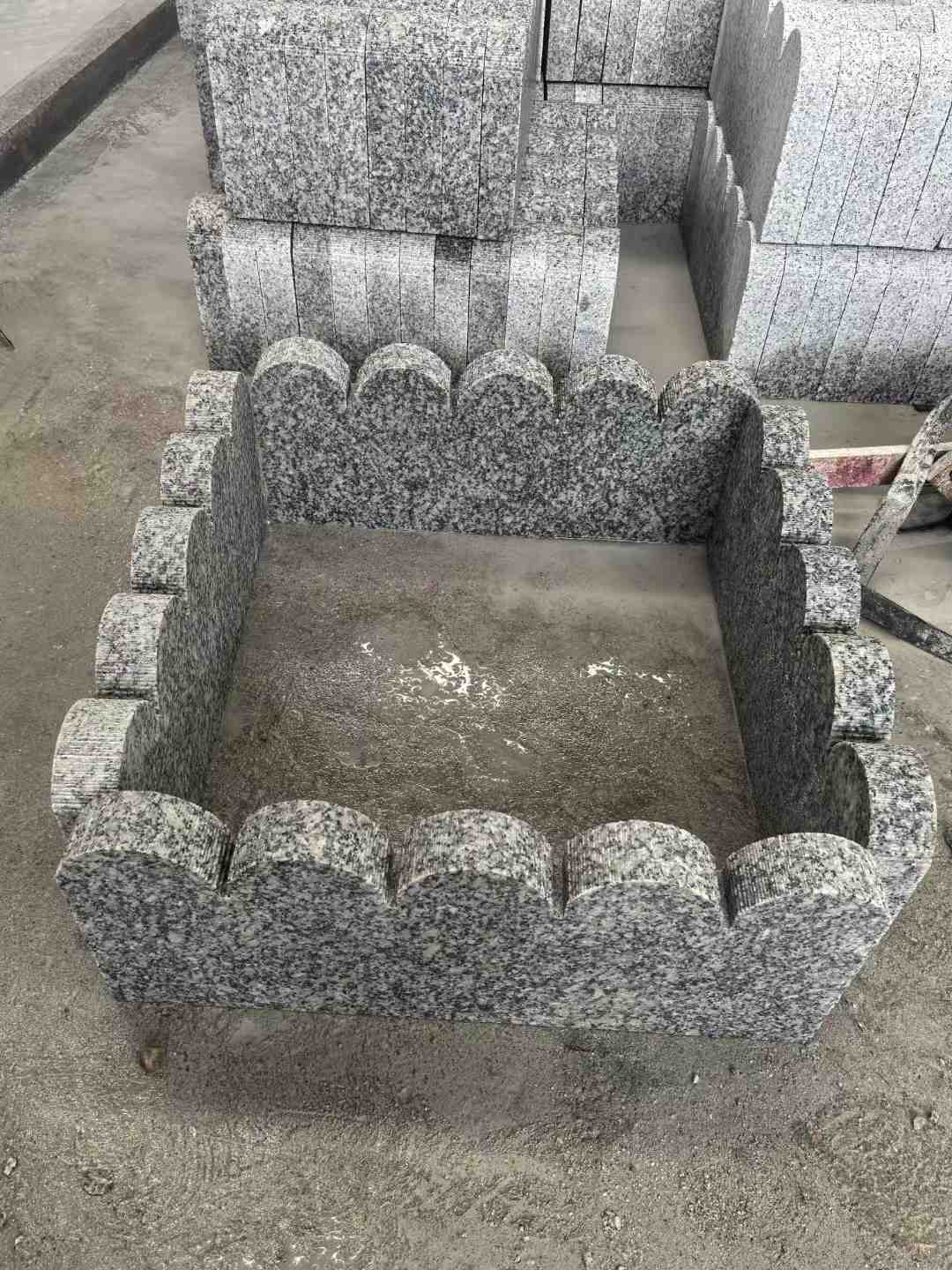 开封 花边石、花坛围栏石、花池界石、菜园栅栏石、镶边石、波浪状界石介绍