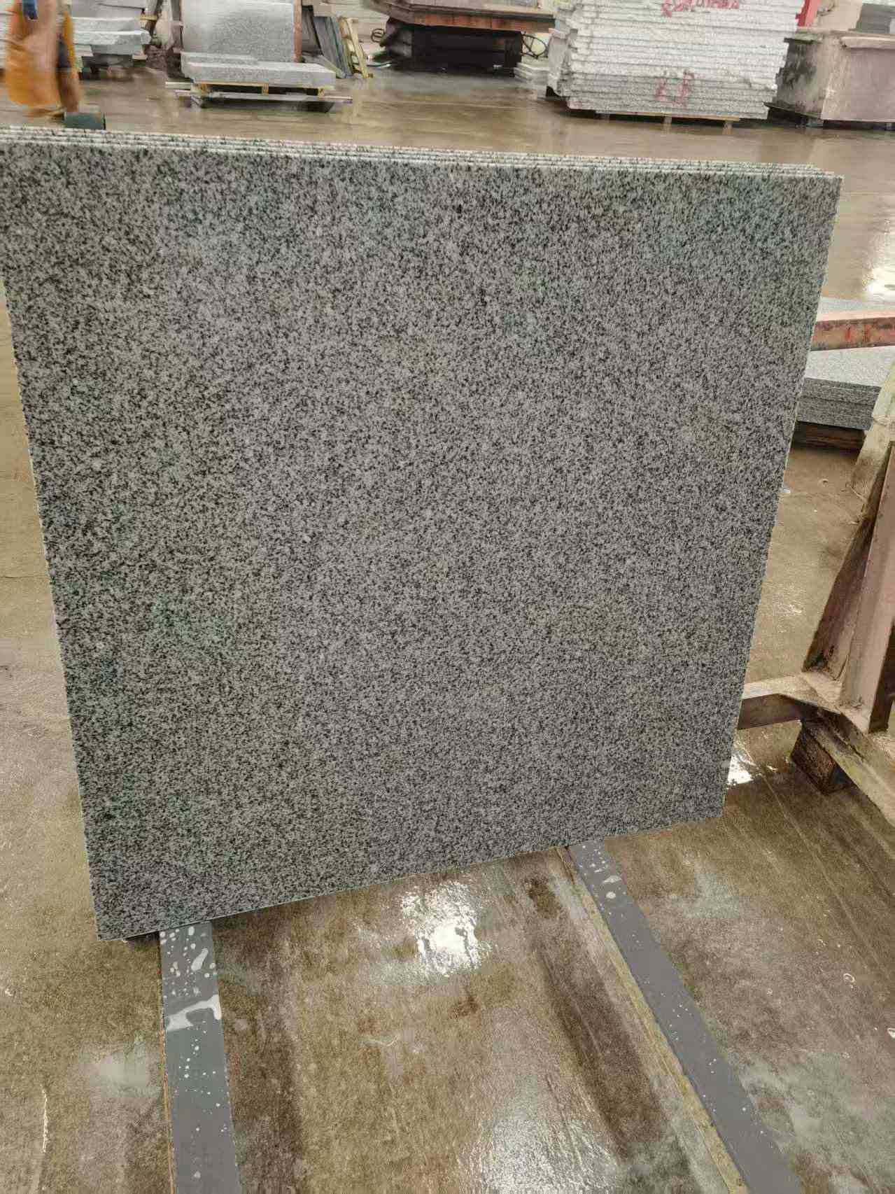 开封 芝麻白光面900*900，高地铁标准