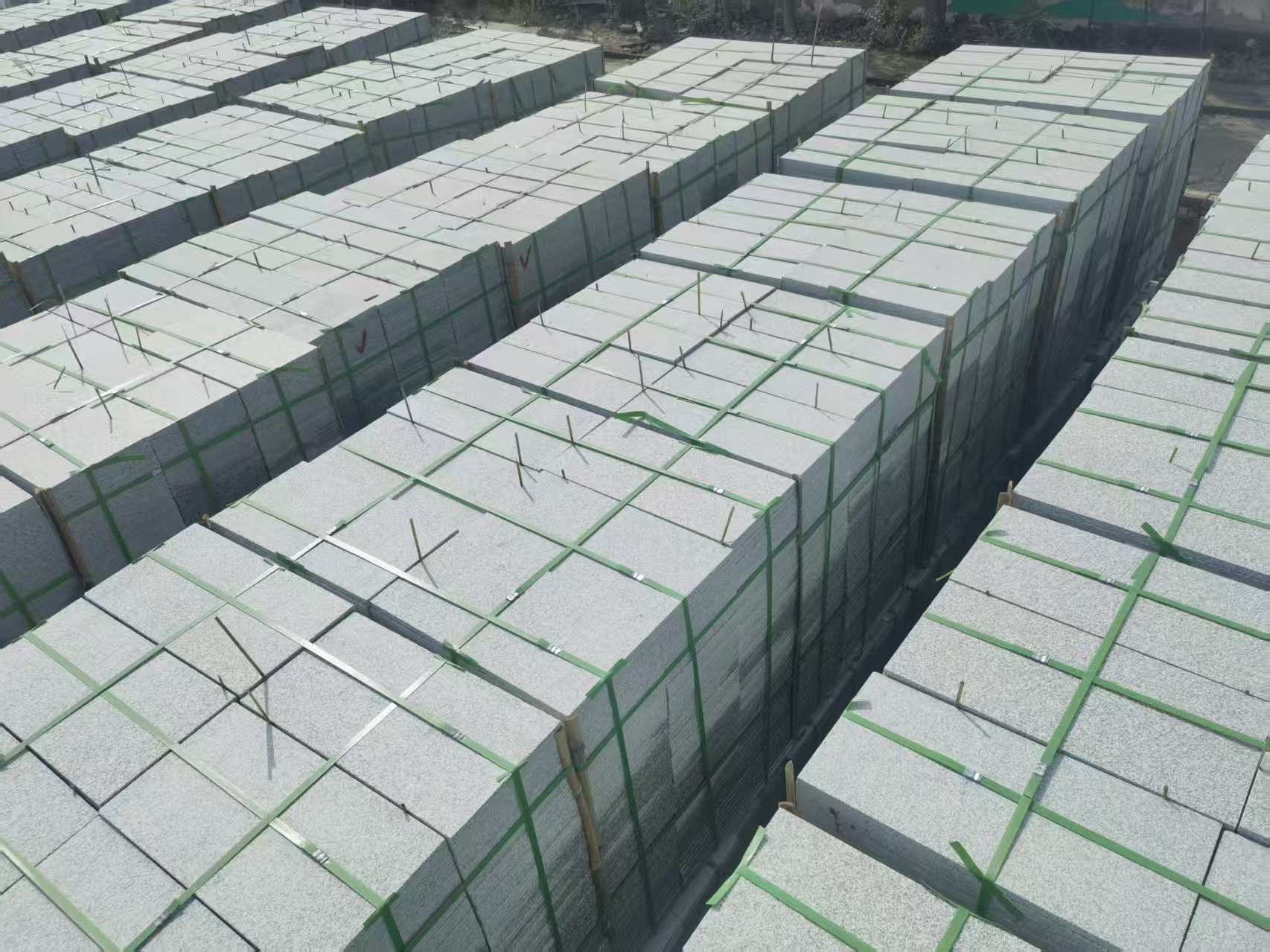 开封 芝麻白1.8公分火烧300*600地铺，清仓大甩卖