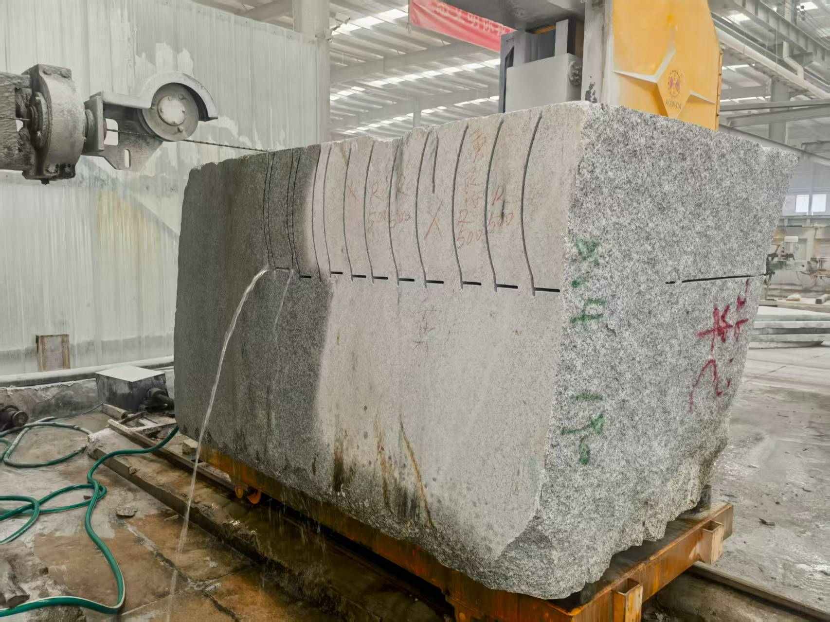 开封 602，大花芙蓉白，绳锯加工弧形路沿石