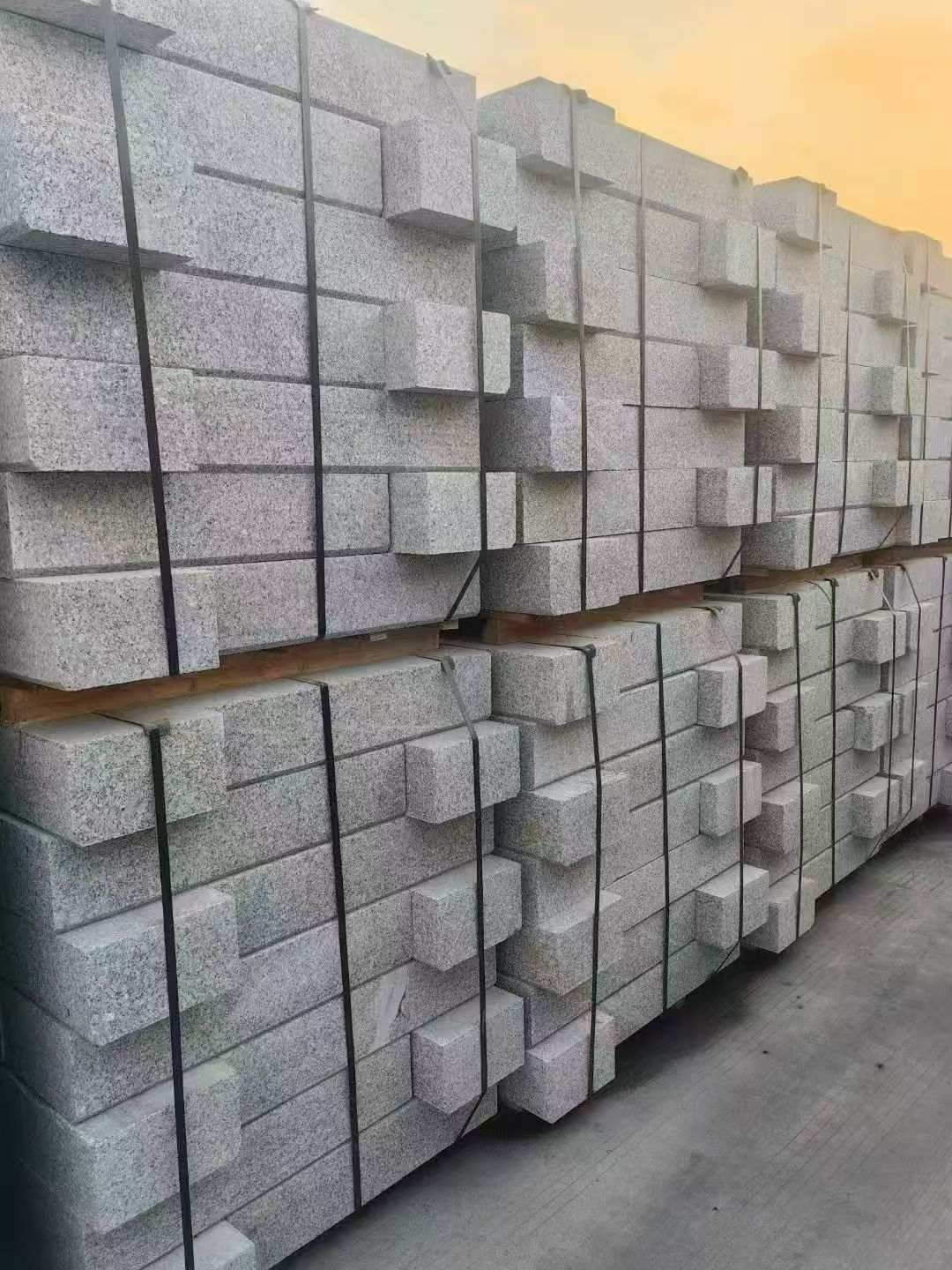 开封 芝麻白路沿石