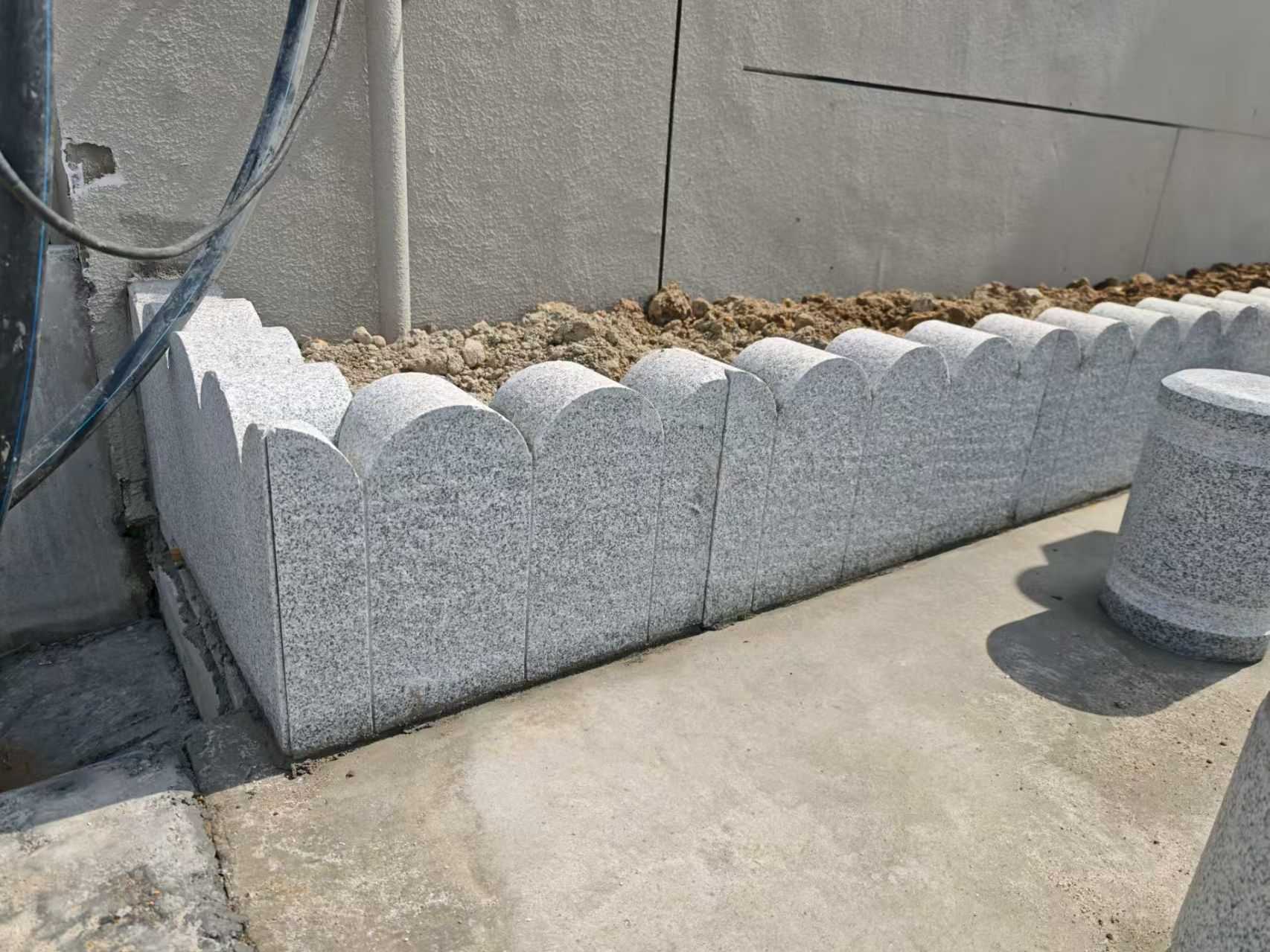 开封 芝麻白花岗岩花边石铺装效果图