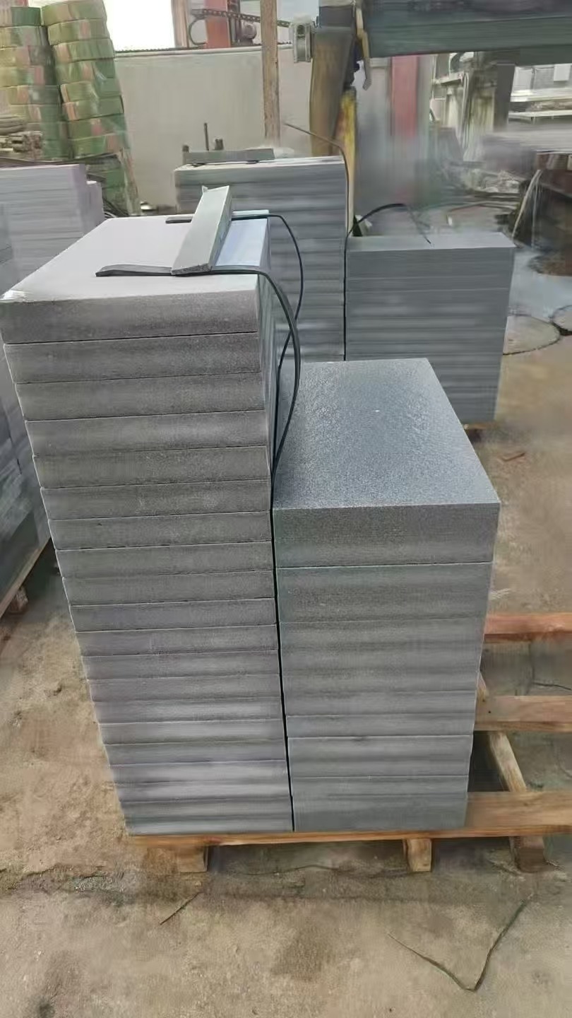 开封 芝麻灰火烧面300*600*50地铺石材